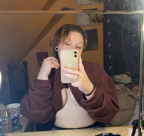 sativasunshinefree Nackt