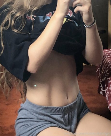 tummyfetishgirl OnlyFans Lesbisch