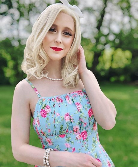 lorenia OnlyFans Inhalte