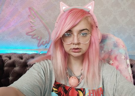 Anya Spy Oben ohne OnlyFans