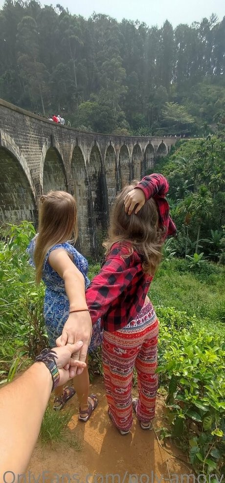 poly amory OnlyFans Nacktfotos