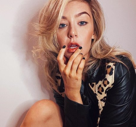 Creative Calm ASMR Nackt auf OnlyFans Leak