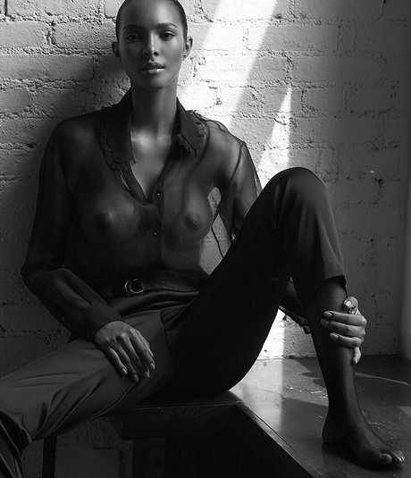 Lais Ribeiro OnlyFans Bilder