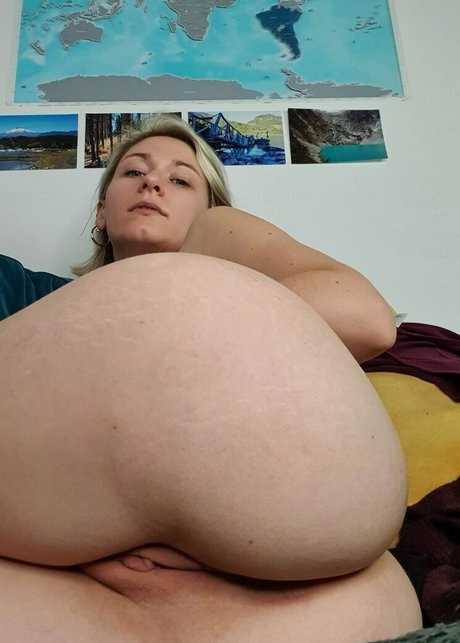 adorable alice OnlyFans Leaj