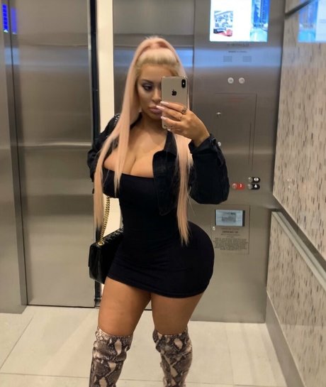 mssnewbooty NurlyFans-Pornos