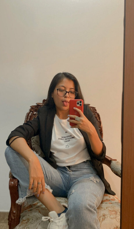 lis 07 OnlyFans nackt