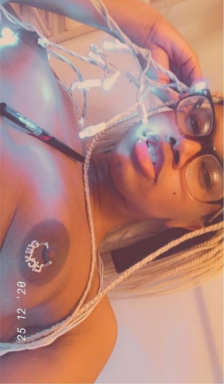 Cloudy Vi Strip OnlyFans