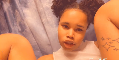 Cloudy Vi Nacktbilder auf OnlyFans