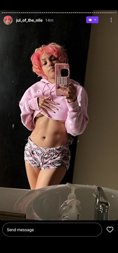 Julya Antoinette OnlyFans Bilder