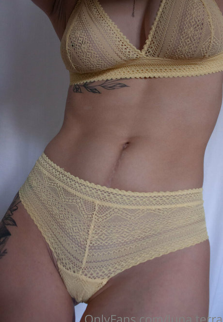 luna terra OnlyFans Archiv