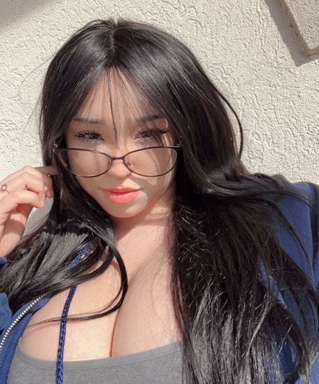 Aliyah Delaney OnlyFans nackte Brüste