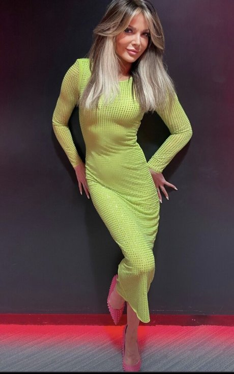 Lizzie Cundy OnlyFans Model Bilder