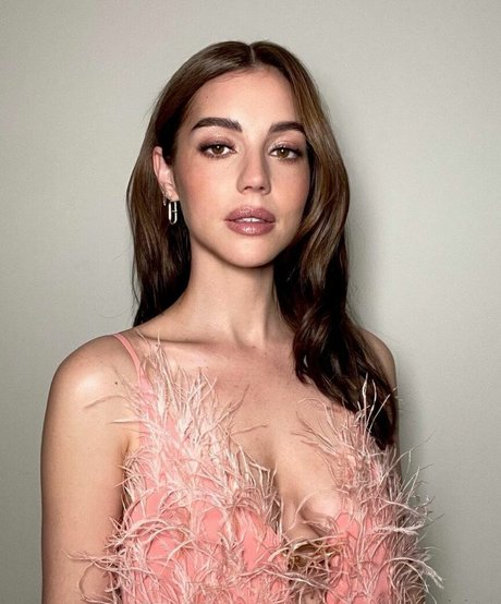 Adelaide Kane XXX OnlyFans