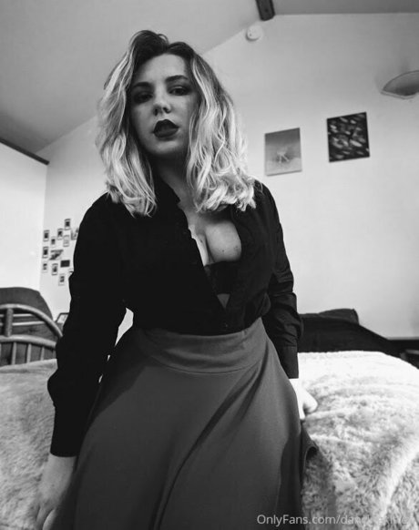 dancingkitten OnlyFans XX