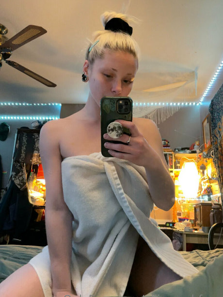 ellieraecbfree Nacktbilder geleakt