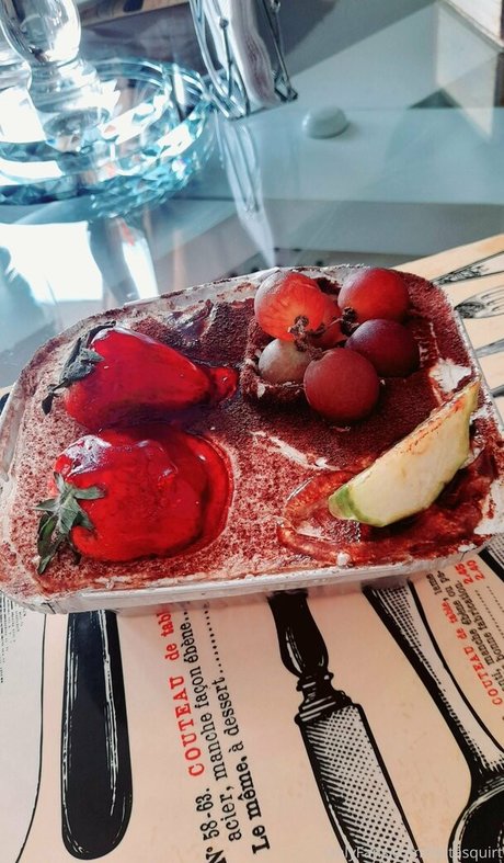 lolitasquirt OnlyFans Inhaltstyp