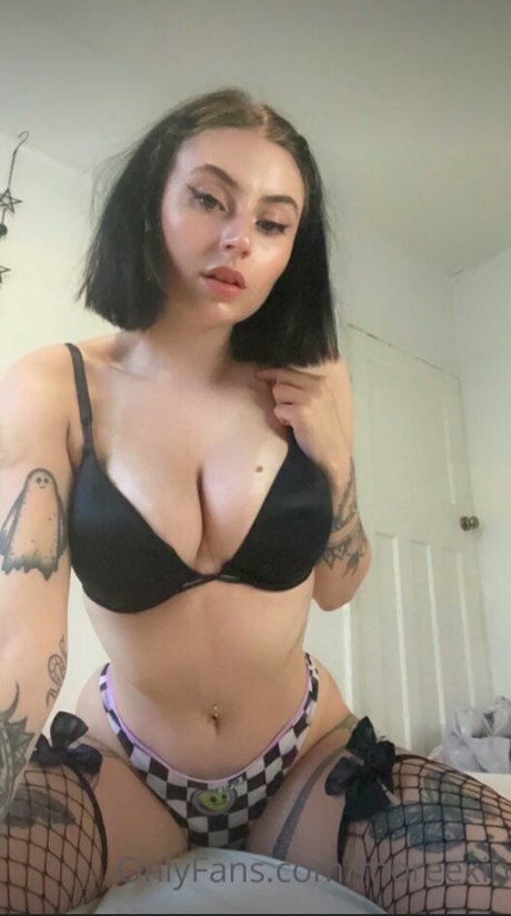 Moreexin OnlyFans Pornografie