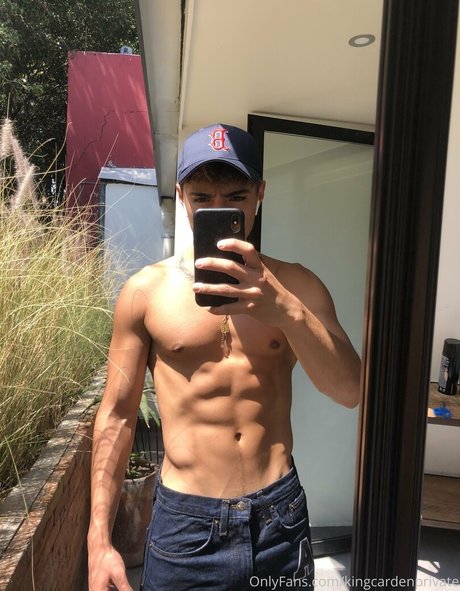 prettyboyaedan Leaks von OnlyFans