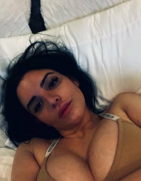 adrianaw Gratis OnlyFans