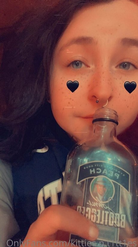 kitties n t1tt1es OnlyFans-Inhalte