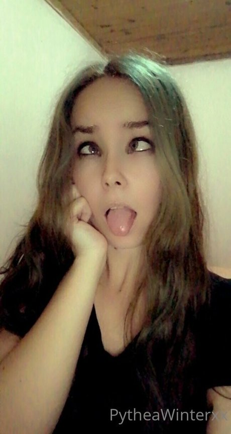 pytheawinterxx OnlyFans geleakte Brüste