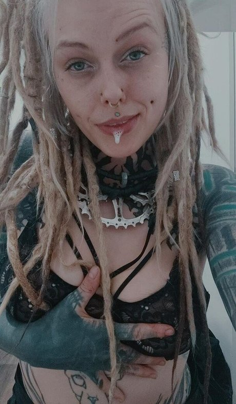 psychedelic mess OnlyFans-Bilder