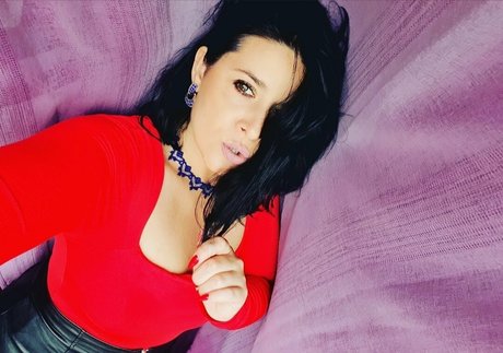 hotsexymommy69 OnlyFans Sextape