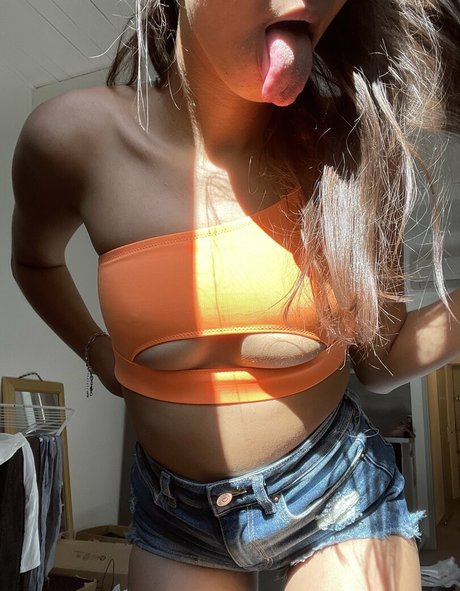 Messrineee OnlyFans nackte Brüste