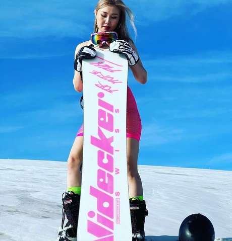 Venera u Nacktbilder von OnlyFans geleakt