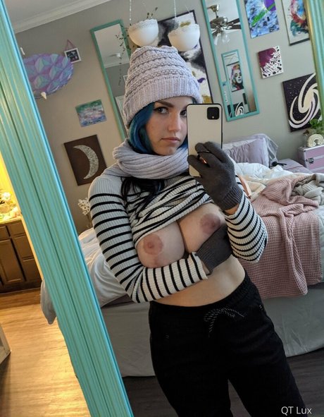 qtlux OnlyFans-Model