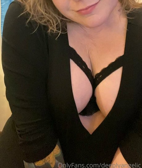 deeplyangelic Neue OnlyFans Leaks