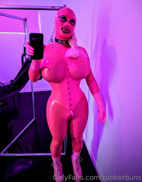 rubberbuns Porn OnlyFans Leak