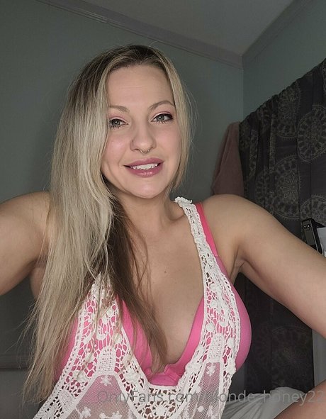 blonde honey22 OnlyFans Inhaltstyp