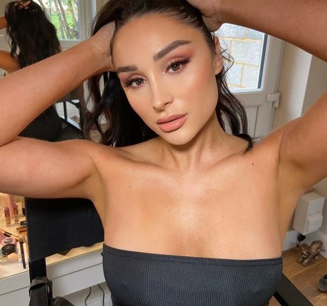 Coco Lodge OnlyFans Bilder