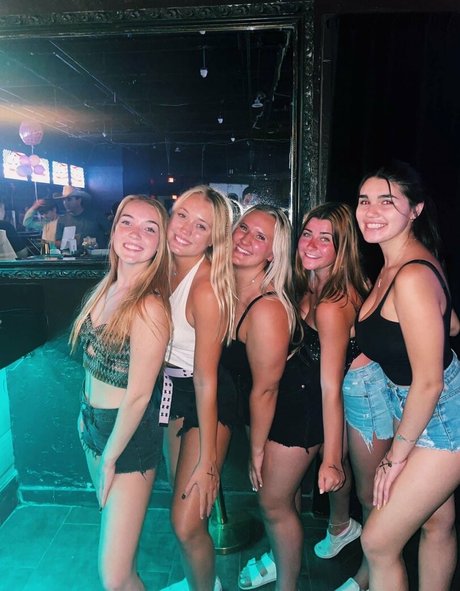 Emma R B OnlyFans Bilder