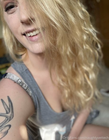 naughtyvettech OnlyFans Nacktbilder