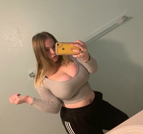 Kyla S OnlyFans schlank