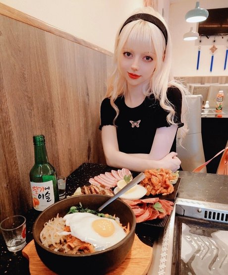 Kimmy Kimochi Nacktbilder OnlyFans geleakt