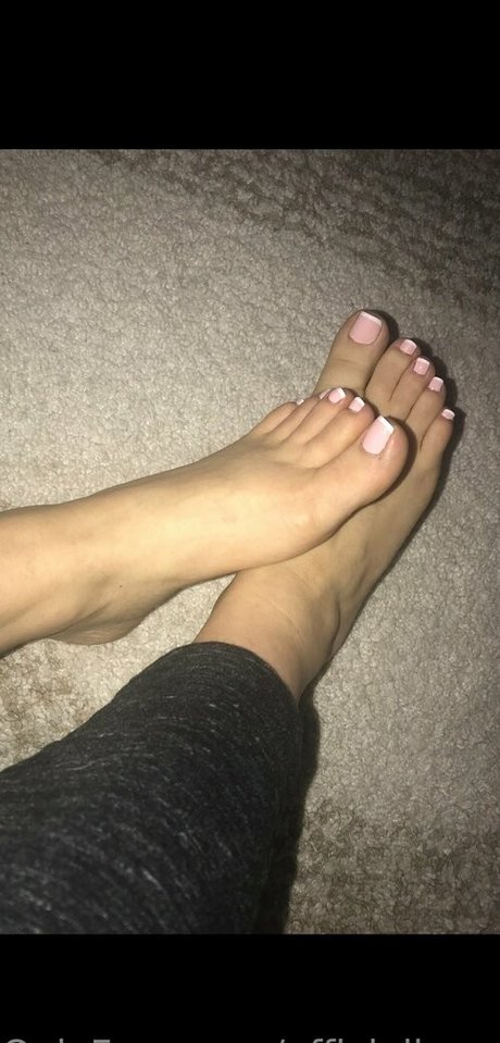 officialbarefeetblonde OnlyFans Gratis Porn