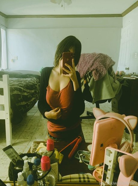 lolitakiwis OnlyFans-Model