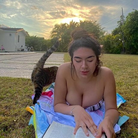 Nicky Nicole OnlyFans XX