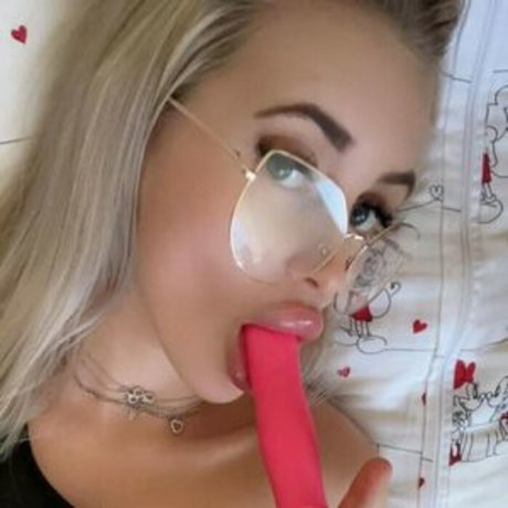 Luxuria Brüste OnlyFans