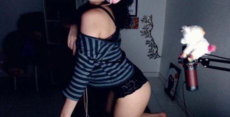 Ysseneg Nacktbilder von OnlyFans geleakt