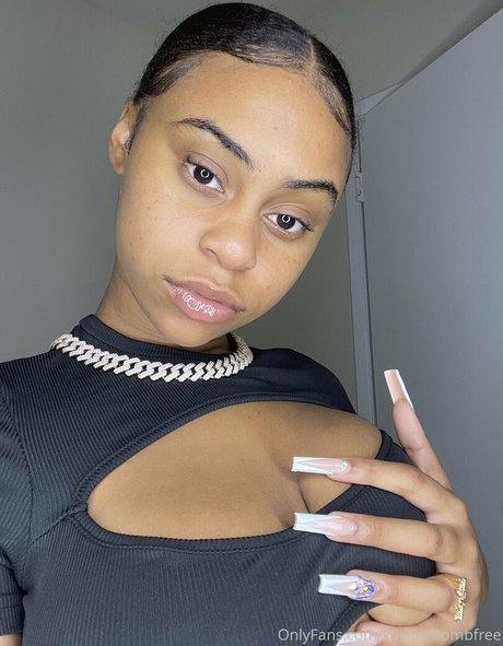 kaylalebombbb OnlyFans OnlyFans