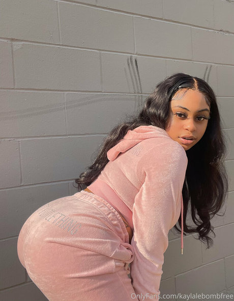 kaylalebombbb OnlyFans Brüste Bild