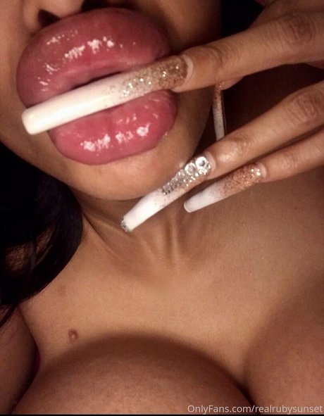 realrubysunset OnlyFans-Fotos