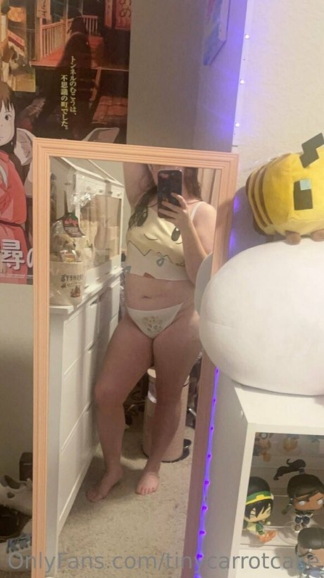 tinycarrotcake Leaked OnlyFans Bilder