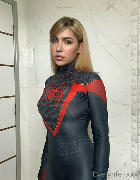 Evelyn Felix OnlyFans Brüste Bild