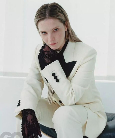 Morfydd Clark Leaked OnlyFans Pornografie