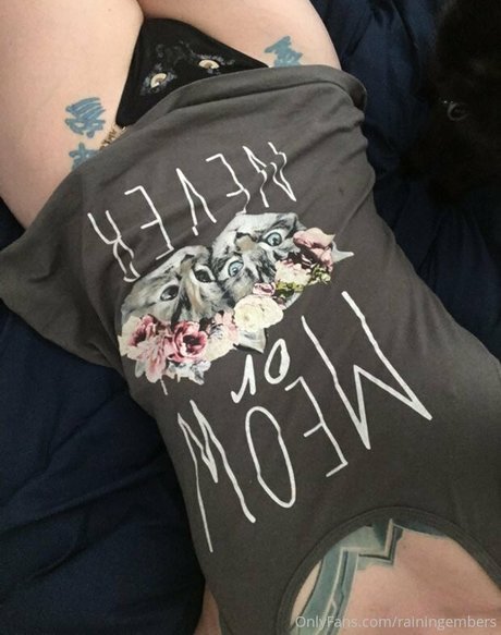 rainingembers OnlyFans-Fotos